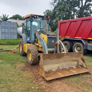 RETROEXCAVADORA JOHN DEERE 310J